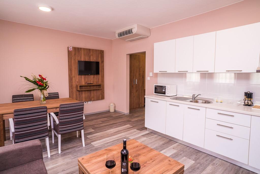 B&B Villa Angy Korenica Extérieur photo