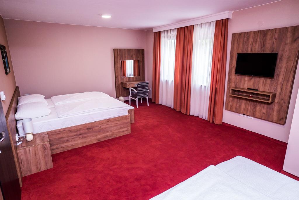 B&B Villa Angy Korenica Extérieur photo