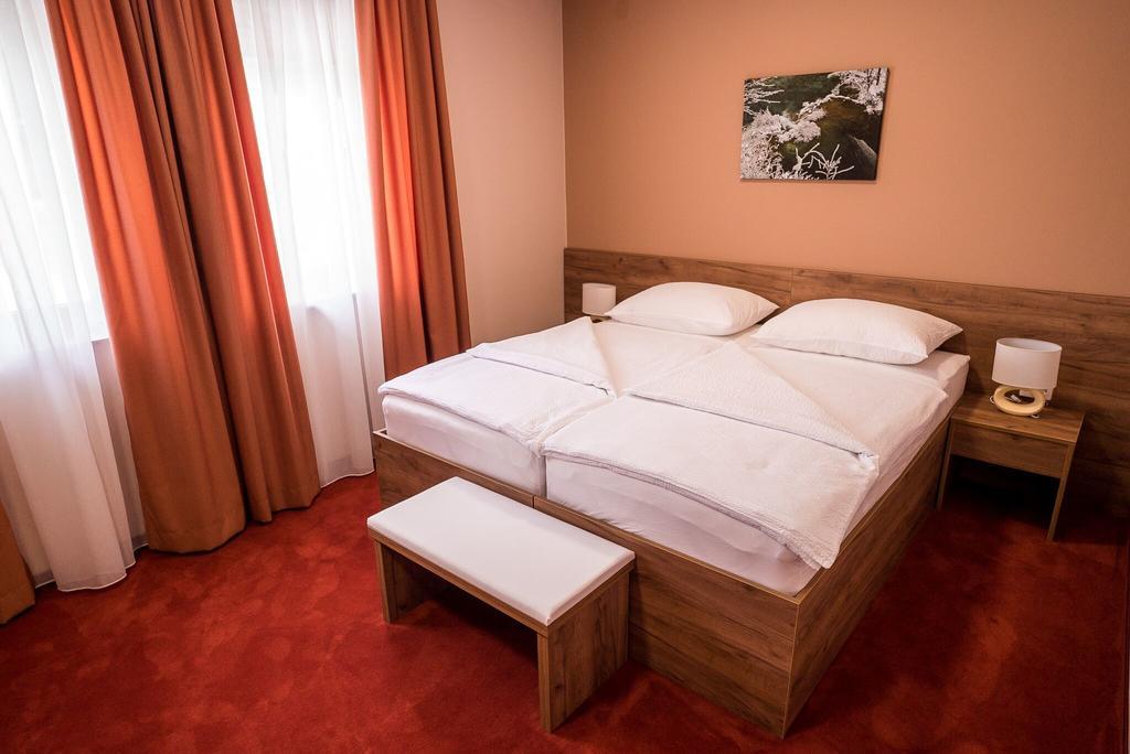 B&B Villa Angy Korenica Extérieur photo
