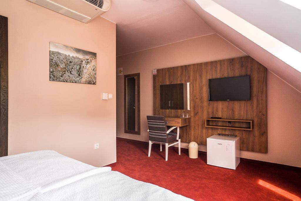 B&B Villa Angy Korenica Extérieur photo